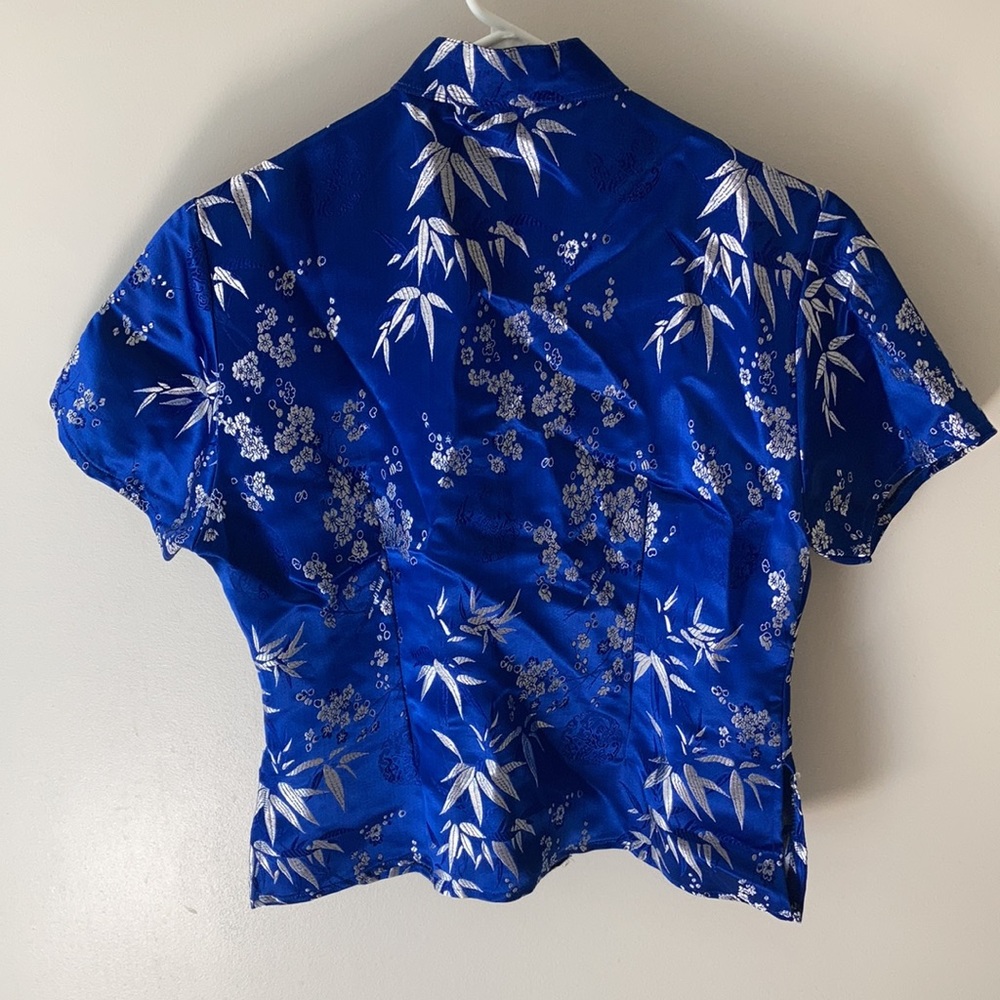 Asian Style Kimono Royal Blue White Flowers SILK Polyester Short Sleeve Sz M Top - Picture 8 of 9